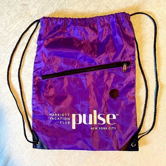 Marriott Vacation Club Pulse New York City Drawstring backpack Purple - Picture 1 of 6